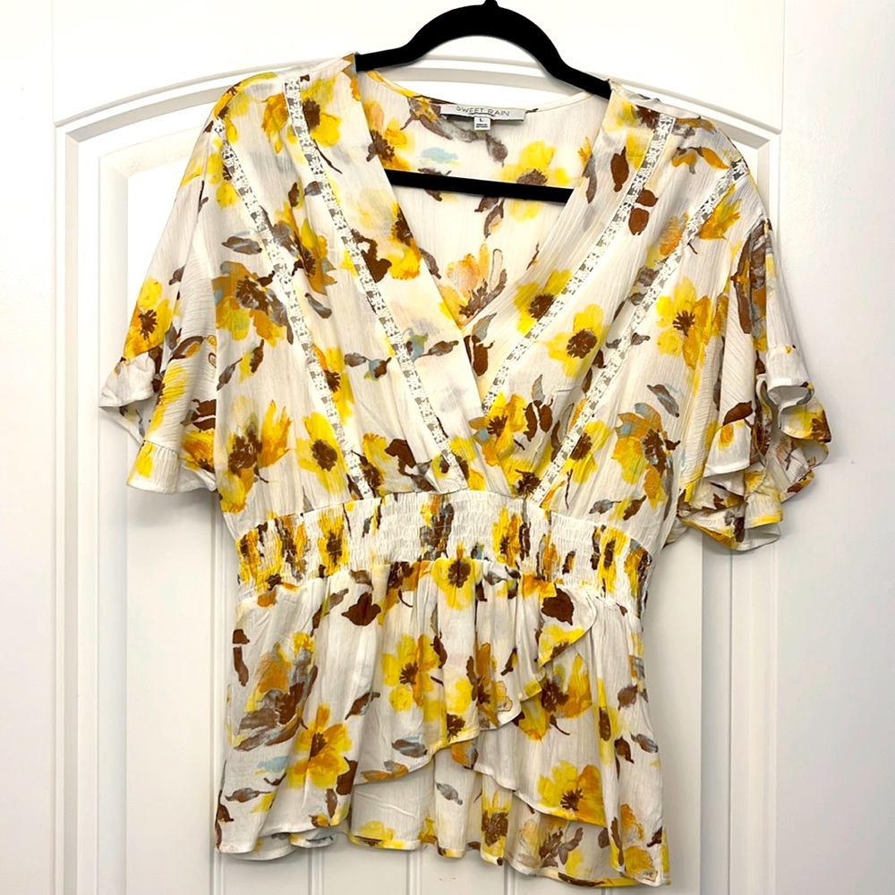 Women size large top- worn once for Easter